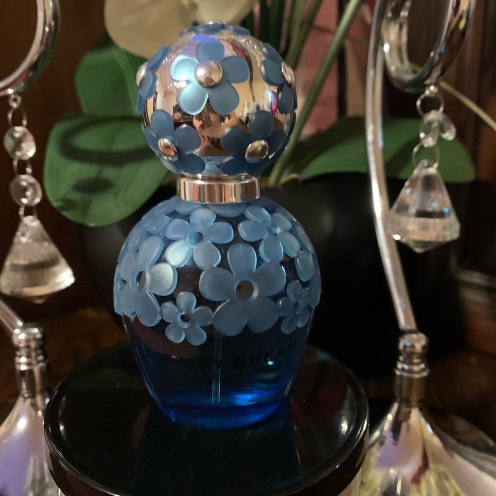 Dream by Marc Jacobs without tap.